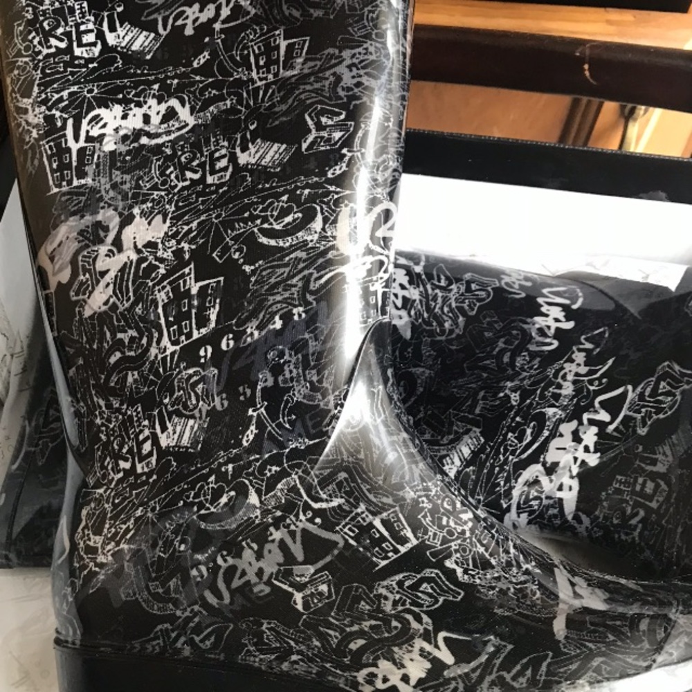 NYC Tessica Rain Boots Size 7.5 Grey and Black Very Cute Never Worn with box.